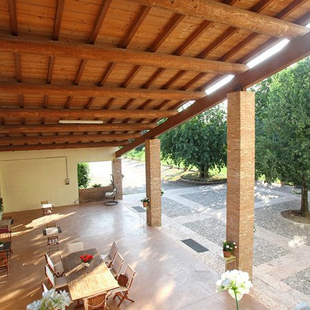Il porticato · l'ombra fresca delle sere d'estate